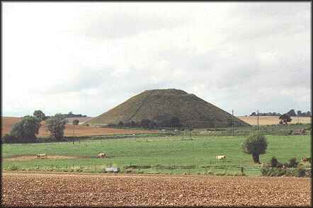 silburyHill.jpg (14030 bytes)